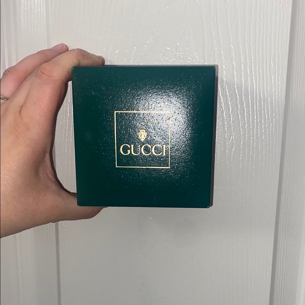 Vintage Gucci Interchangeable Watch Set—Like New Condition - Picture 4 of 4
